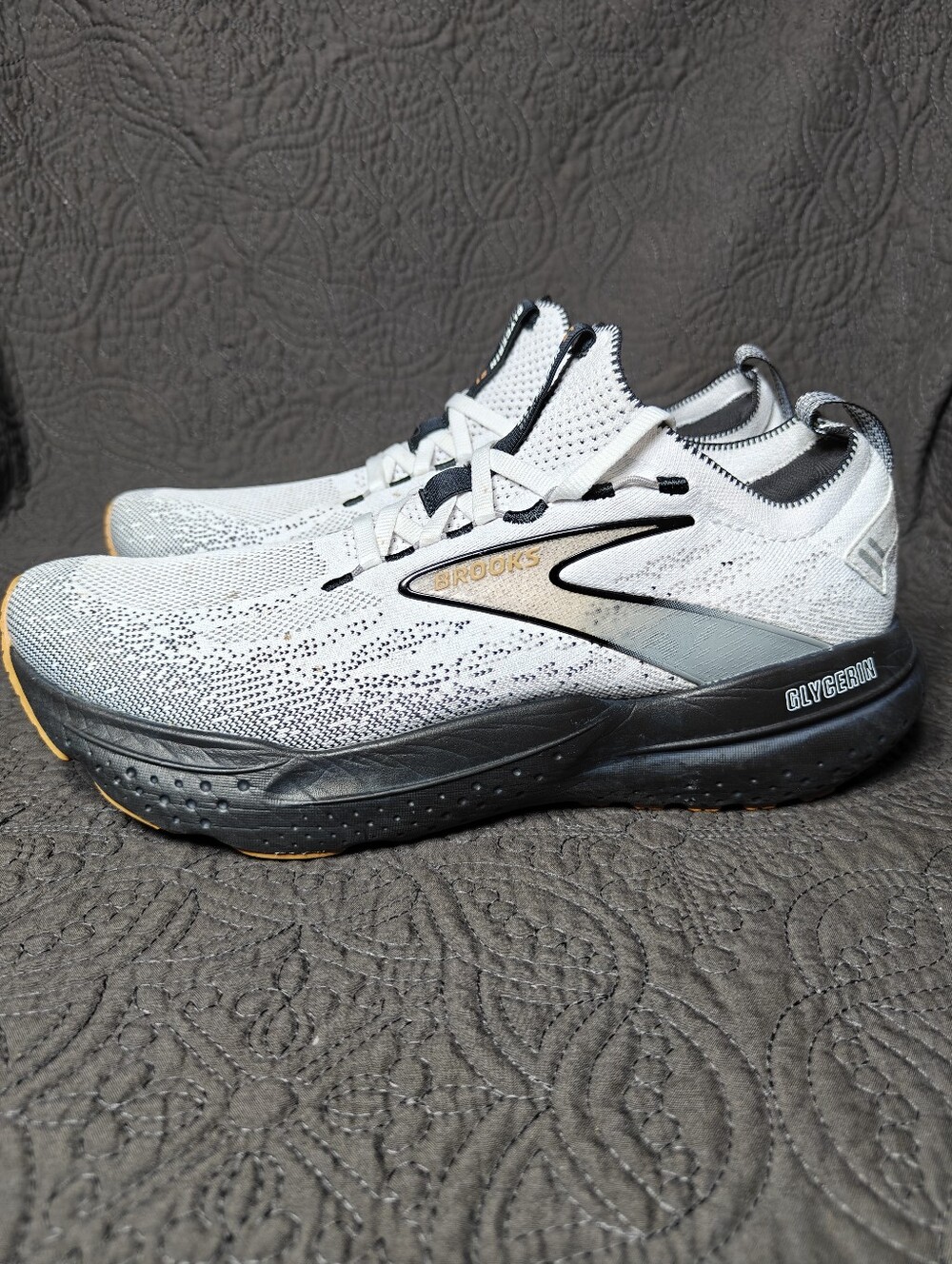 Brooks Men's Glycerin StealthFit GTS 21 White/Grey/Black Running Sneaker Size 9D